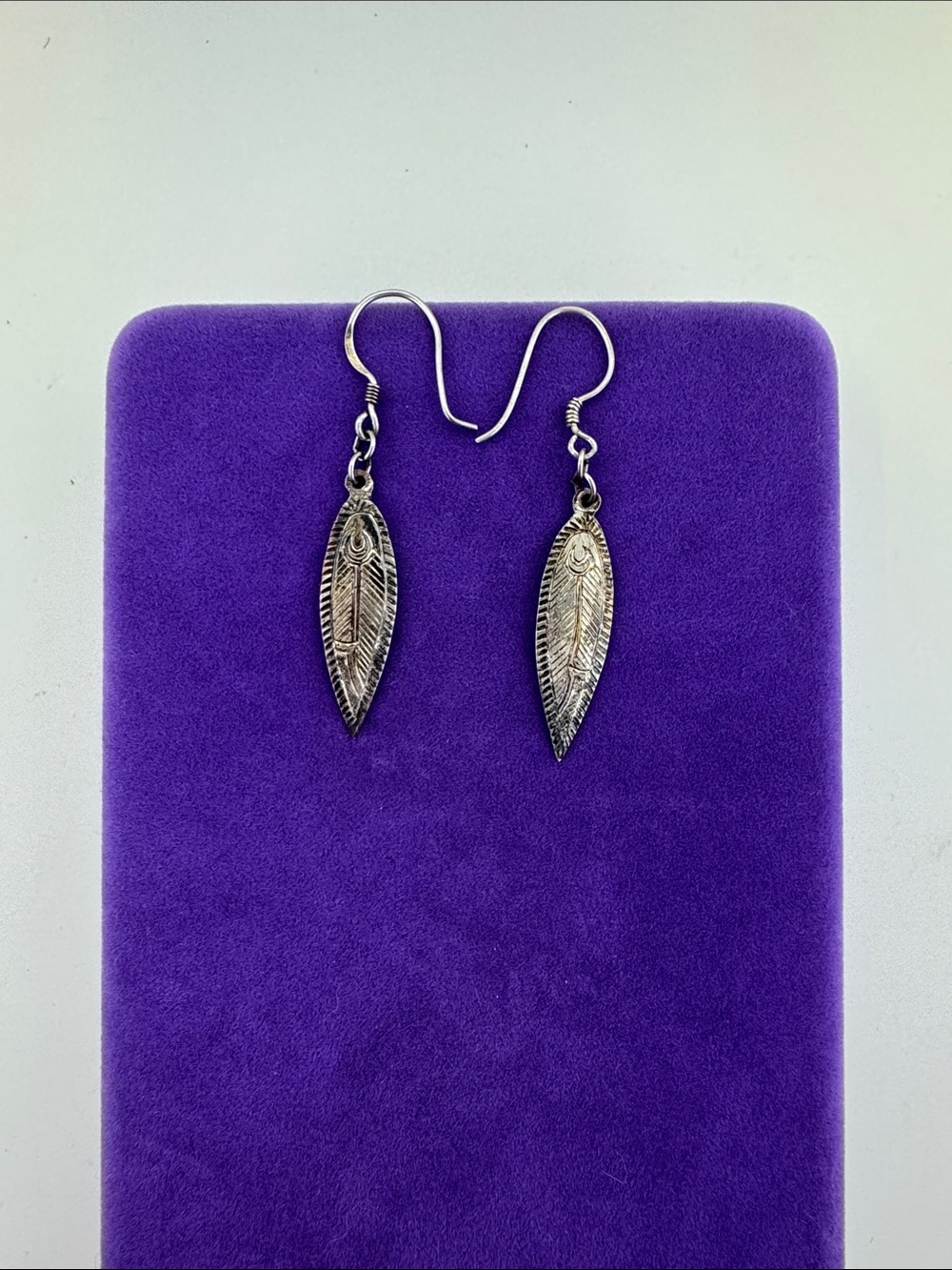 💛 Vintage Sterling Silver Native American Feather Drop Earrings | Mike Platero - Picture 1 of 7